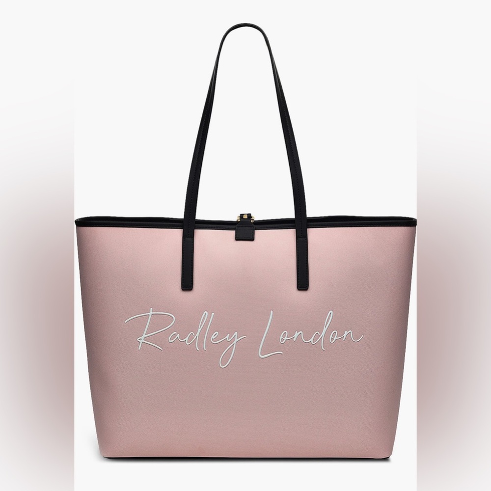 Radley
Addison Gardens
Signature
Responsible Large
Recycled Polyester
Tote BNWT!
